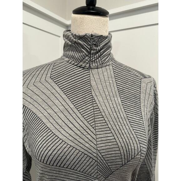 Brooks 1/2 Zip Baselayer - Picture 3 of 5